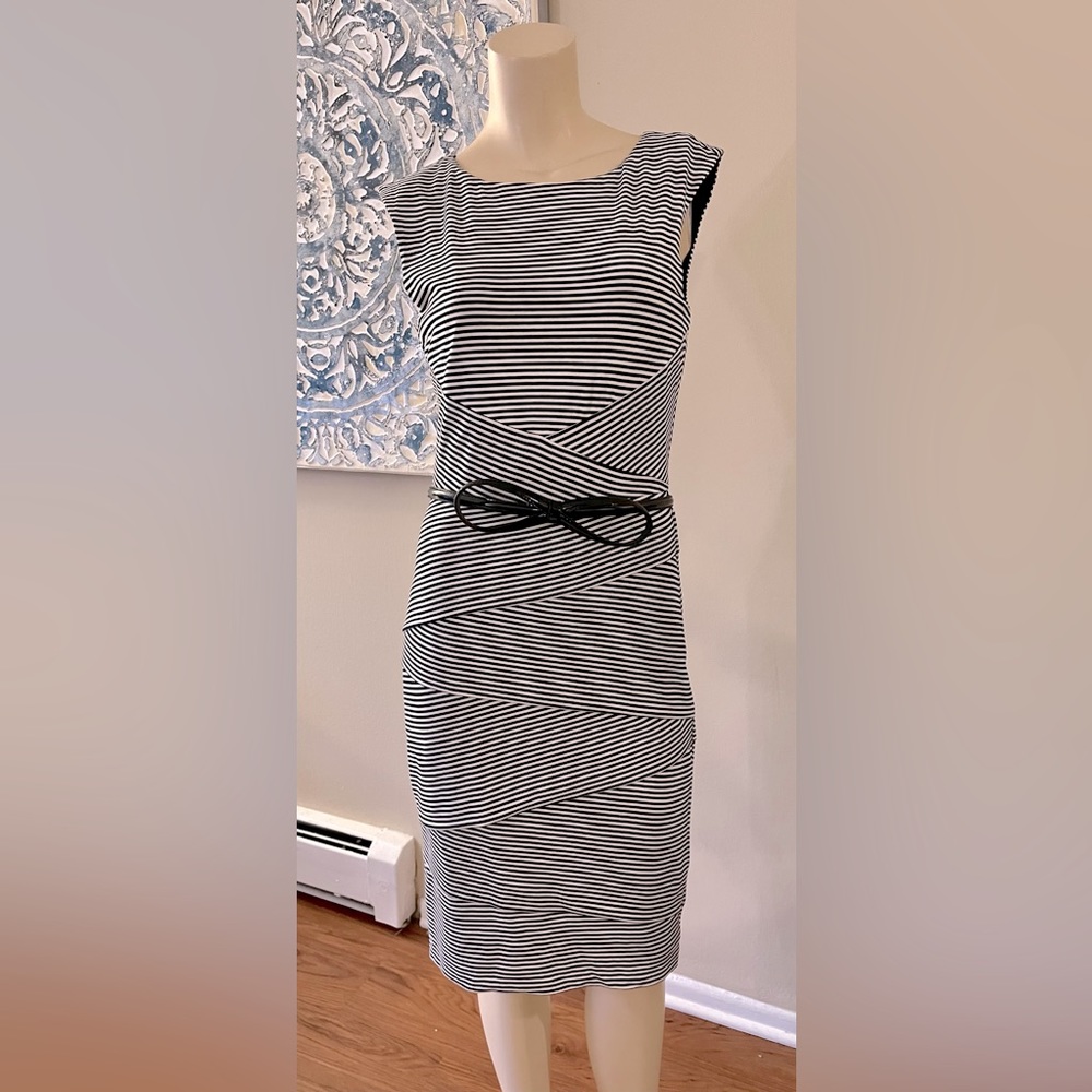 WHBM Instantly Slimming Striped Tiered Sheath Dress - Sz 6